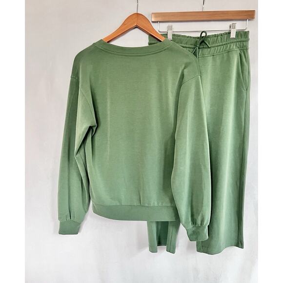 Athleta Seasoft Outfit VNeck Sweatshirt Straight Crop Pant XS SMALL *READ - Picture 4 of 13